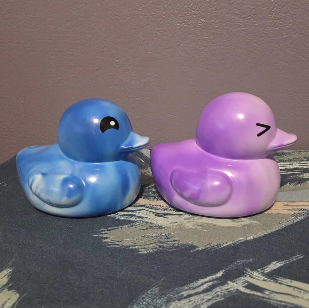 Jumbo Rubber Ducks - Picture 4 of 10